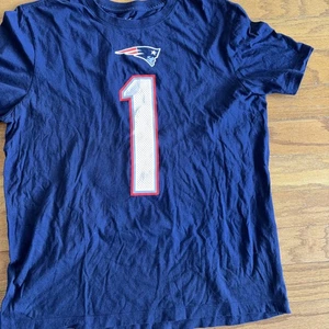 Cam Newton #1 New England Patriots Nike Herren L Trikot T-Shirt 3750 Wie Neu - Bild 1 von 4