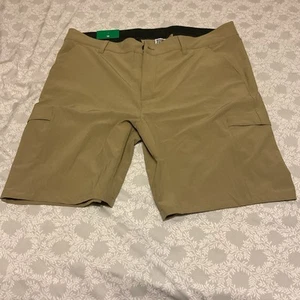 NWT 32 Degrees Men Dusty Khaki Shorts Size 38 Slash Pockets Stretchy Woven - Picture 1 of 4