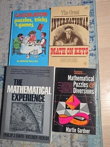 Set Of 4 Vintage Math Calculator Puzzle Books Math On Keys, Calculator Games Etc - Bild 1 von 5