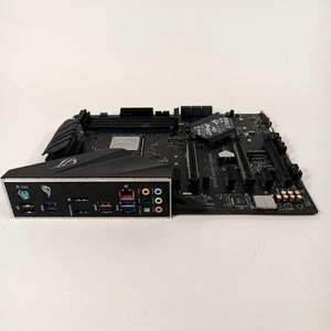 Broken ASUS ROG Strix B450-F AM4 ATX Only Slot 2 For Memory Works - Afbeelding 1 van 6