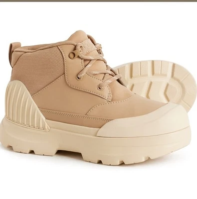 Bota impermeable UGG Neumel X (mujer). nueva sin caja. Talla 7. Precio de venta sugerido por el fabricante 175 USD Foto 1 de 4