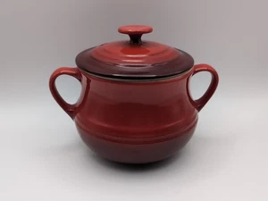 Le Creuset Soup Bowl Bean Pot 500ml with Lid Red Stoneware - Picture 1 of 9