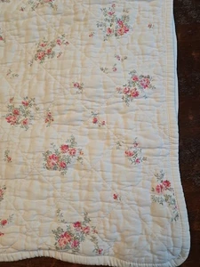 Funda de almohada The Farmhouse Rachel Ashwell King acolchada rosa rojo rosa - Imagen 1 de 7