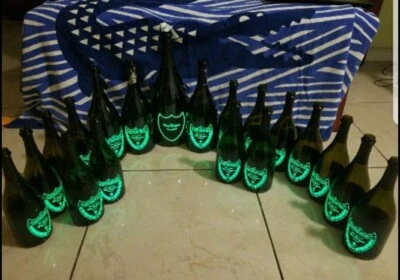 Botella vacía luminosa 8 Dom perignon. Todas las tallas disponibles. Foto 1 de 2