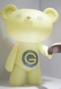 3A threea ashley wood Kuntsler Bear (GID) - Picture 1 of 2
