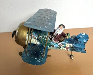 Avión de hojalata hecho a mano Navidad Papá Noel biplano modelo de avión coleccionable - Imagen 1 de 5