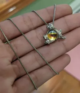 Sterling Silver 925 Rare HTF Frog Holding Rainbow Crystal Pendant Necklace F53 - Picture 1 of 8