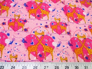 Discount Fabric Quilting Cotton Heart Kissing Pink Giraffes K401 - Picture 1 of 1