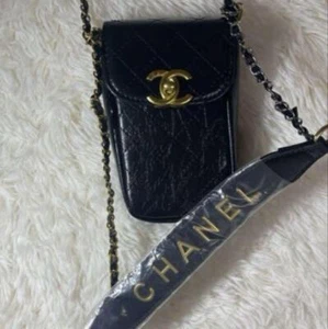 CHANEL BEAUTE Smartphone Bag with Shoulder Strap Crossbody Pouch Novelty - Picture 1 of 14