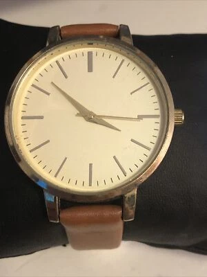 Women's  H&M Quartz WR Analog 40mm Dial Causal Round Watch (E986) - Image 1 of 4