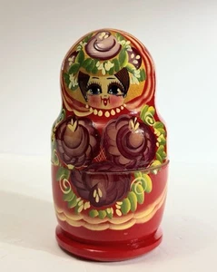 Vintage Russian Nesting Dolls Matryoshka Hand Painted Wooden 5 Piece Set - Picture 1 of 6