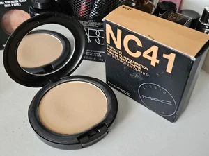 MAC Studio Fix NC41 Powder Plus Foundation 0.52oz (Slightly Flawed) - Picture 1 of 4
