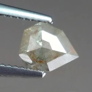 Diamanti sfusi estratti 1,19 ct taglio fantasia bianco rosso maculato terra naturale - Foto 1 di 6