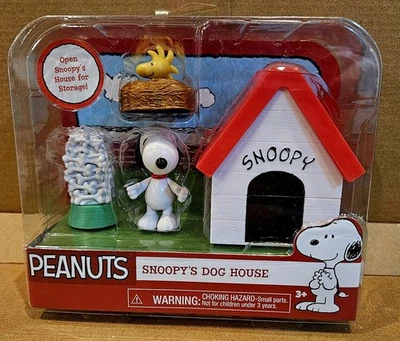 Novo 2015 Just Play Peanuts Snoopy's Dog House Woodstock Conjunto Charlie Brown - Imagem 1 de 2