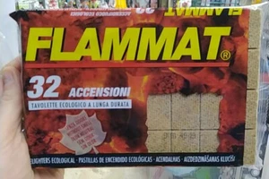 Accendifuoco ecologico Flames in cubetti per accendere il camino 10 Pezzi - Foto 1 di 5
