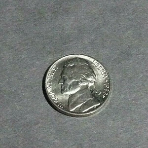 1988-P JEFFERSON NICKEL (5c)  "BU UNCIRCULATED"  PHOTO STOCK ITEM BUY IT - Picture 1 of 2