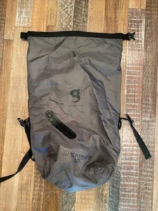 Mochila ligera impermeable marca Gecko 30L - Imagen 1 de 7