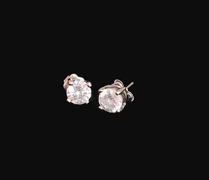 Vintage Avon 4 Prong Silver Plated Clear Crystal Stud Pierced Earrings - Picture 1 of 4