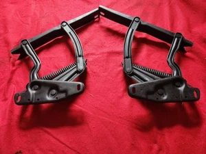 1970-1981 77 PONTIAC TRANS AM FIREBIRD CAMARO Z28 HOOD HINGES NO RUST CLEAN GM - Picture 1 of 12