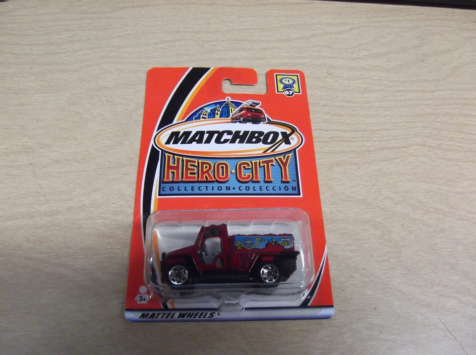 MATCHBOX 1:64 DIE-CAST HERO CITY #67 TRUCK--DC1 - Image 1 of 1