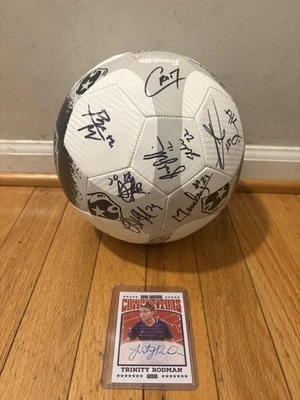 Balón de fútbol 2025 WASHINGTON SPIRIT TEAM LOGOTIPO FIRMADO CERTIFICADO DE AUTENTICIDAD TRINITY RODMAN BONO Foto 1 de 4