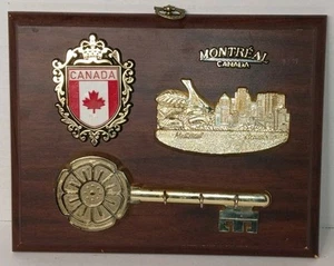 MONTREAL Kanada Schlüsselbrett Holzsockel Wandbehang Vintage 3D Plakette - Bild 1 von 2