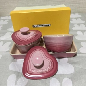 Le Creuset Heart Cocotte Putite Ramekin D'Amour Tray Set Rose Quartz New w/Box - Picture 1 of 3