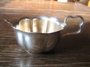 zuckersüßes antikes Milchkännchen Milchgießer Sahnegießer silber pl England - Picture 1 of 2