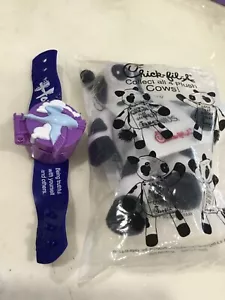 chic fil a kids meal toys 1998 2002 Wrist Box Cow Chiken on a bun pure geenius - Bild 1 von 7