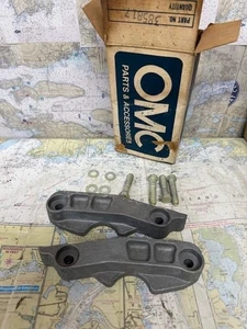 Johnson Evinrude OMC #0385817 Display Stand Clamp Kit. - Picture 1 of 1