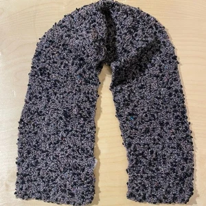 Eleganter schwarzer Häkelschal (OT) - Bild 1 von 9