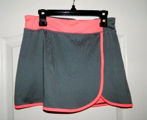 Girl's Gray & Neon Pink Tennis Skirt Size 4/5 - Picture 1 of 3