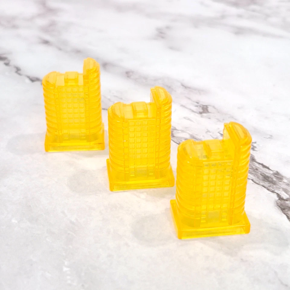 Edificios amarillos de repuesto Monopoly Chance 2023 - Juego de 3 Foto 1 de 1