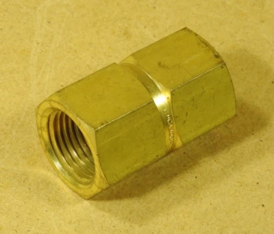 1/2 FPT x 3/8 FPT, Heavy Duty Brass Reducing Coupling - New - Image 1 of 4