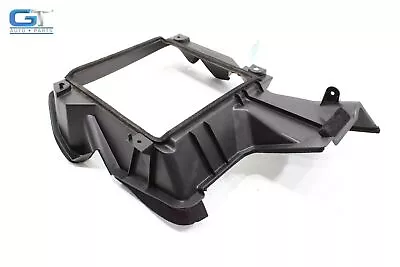 Toyota Mirai 2016-20 soporte de radiador lado derecho del pasajero guía de conducto de aire OEM Foto 1 de 4