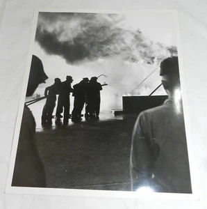 Vintage 1951 US Navy Pressefoto - Feuerwehr Ausbildung - Bild 1 von 4