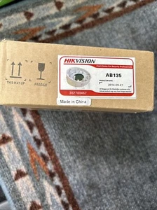 Hikvision AB135 abgewinkelte Basis für Dome Kamera - Neu in OVP (B) - Bild 1 von 2