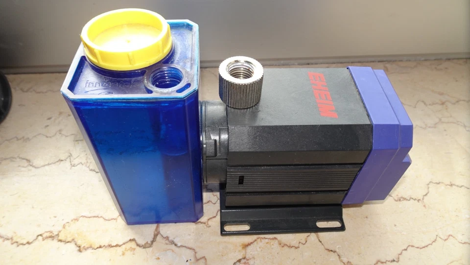 Innovatek EHEIM HPPS plus 12V Pumpe Computer Wasserkühlung  Ausgleichsbehälter - Bild 1 von 1