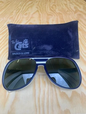 Gafas de sol vintage Ray Ban/Bausch and Lomb Timberline. Azul marino, tostado y blanco. Foto 1 de 4