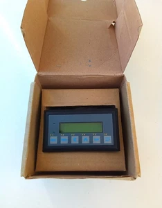 Omron NT2S-SF122B-E *NUOVO* Interfaccia operatore terminale programmabile SPEDIZIONE VELOCE - Foto 1 di 9