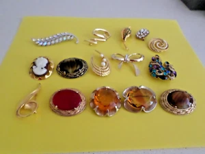 Selection Of Vintage Brooches - Picture 1 of 1