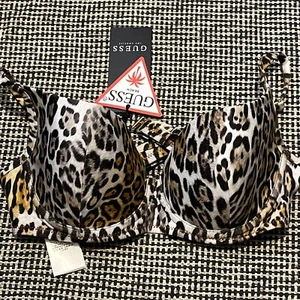 Guess Beach Leopard Print Bikini Top 30B New - Picture 1 of 3