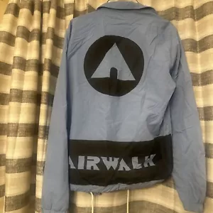 Giacca a vento leggera a scatto AIRWALK blu/nero skate streetwear piccola - Foto 1 di 5
