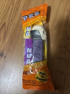 PEZ Halloween Skeleton Skull Candy Dispenser - Picture 1 of 3