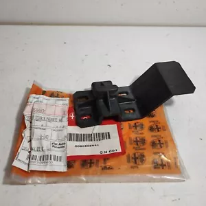 STAFFA SUPPORTO PARAURTI ANTERIORE ALFA ROMEO GTV - SPIDER ORIGINALE 60586631 - Imagen 1 de 10