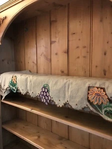 French Vintage Embroidered Shelf Runner - Foto 1 di 12