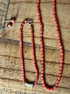 Coral Necklace 18”, Coral & Freshwater Pearl Bracelet 8”, Coral Stud Earrings. - Picture 1 of 3