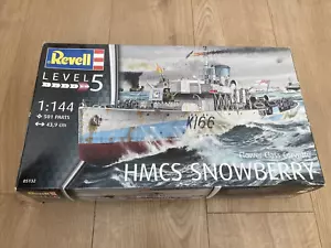 L265 Revell Model Kit 05132 - Flower Class Corvette HMCS Snowberry - 1/144 - Picture 1 of 4