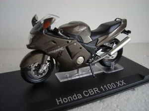 Honda CBR 1100 Xx (1997) Gray - Band 1:24 Ixo - Picture 1 of 3