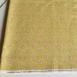 Dandelion Girl OOP Moda Fabric Fig Tree Fabric Green Floral Cotton Sew Quilt BTY - Picture 1 of 3